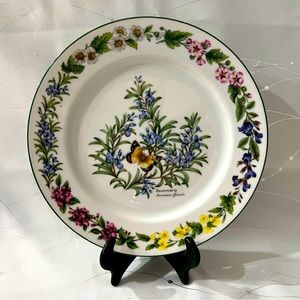 Vintage Royal Worcester Herbs  Dinner plates 10.5”. Made in England.